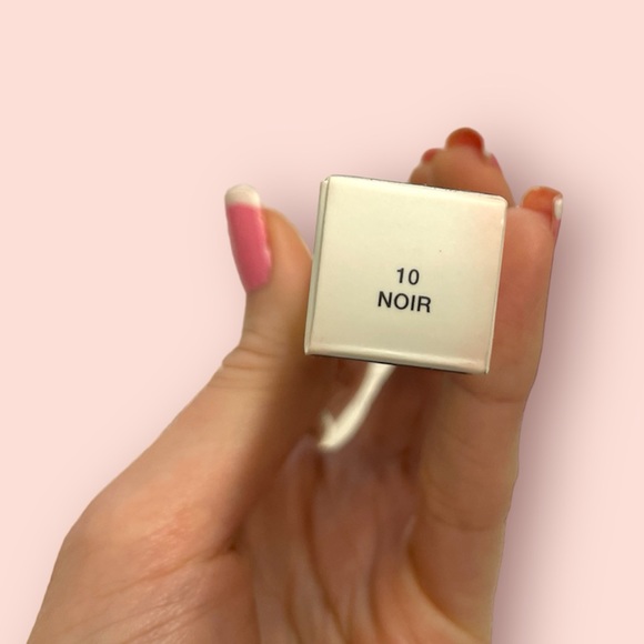 Marc Jacobs Mascara Noir Volume 0.17 oz Mini Size NWT - Picture 4 of 4